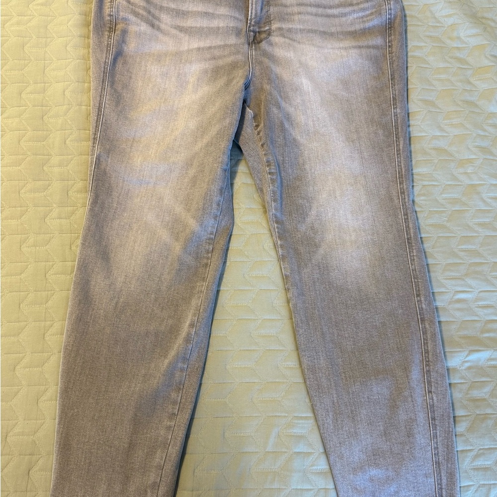 Good American Good Legs Light Gray Skinny Jeans